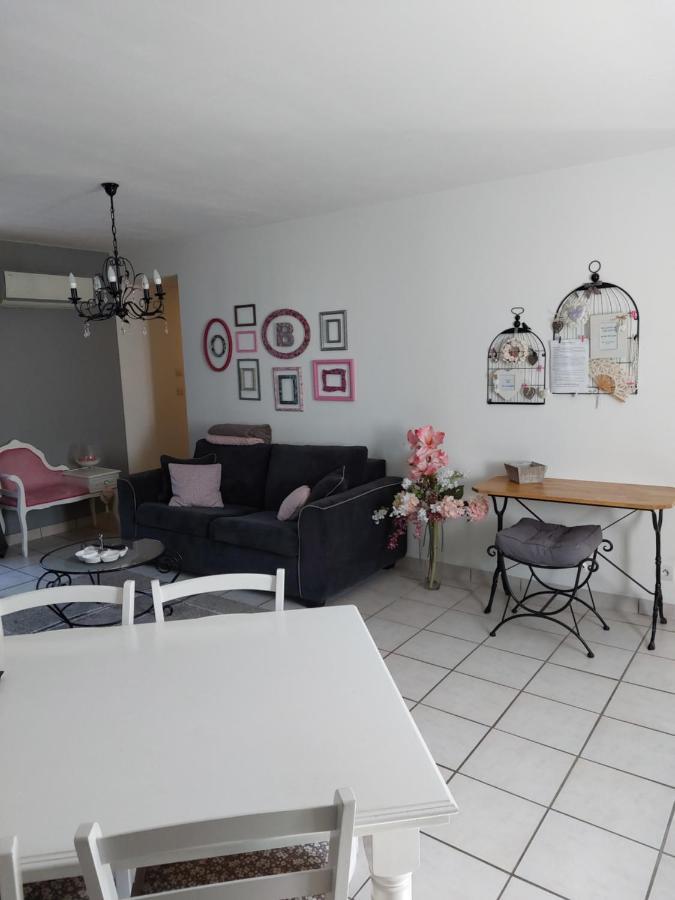 Ferienwohnung Les Dauphins Saint-Romain-de-Jalionas Exterior foto
