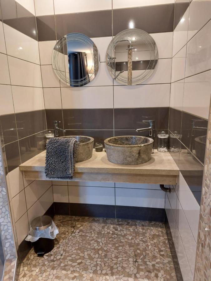 Ferienwohnung Les Dauphins Saint-Romain-de-Jalionas Exterior foto