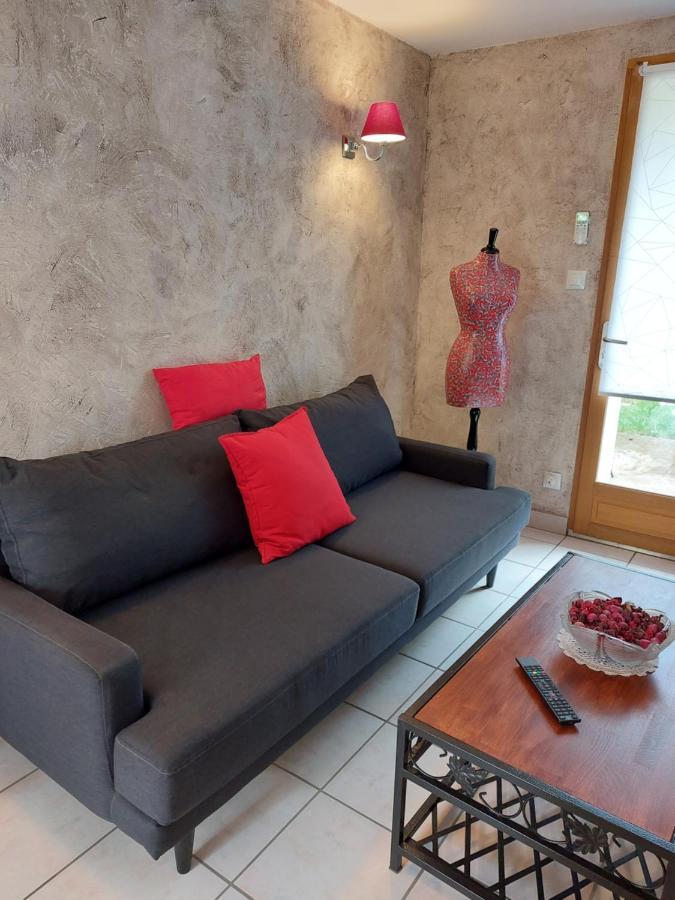 Ferienwohnung Les Dauphins Saint-Romain-de-Jalionas Exterior foto